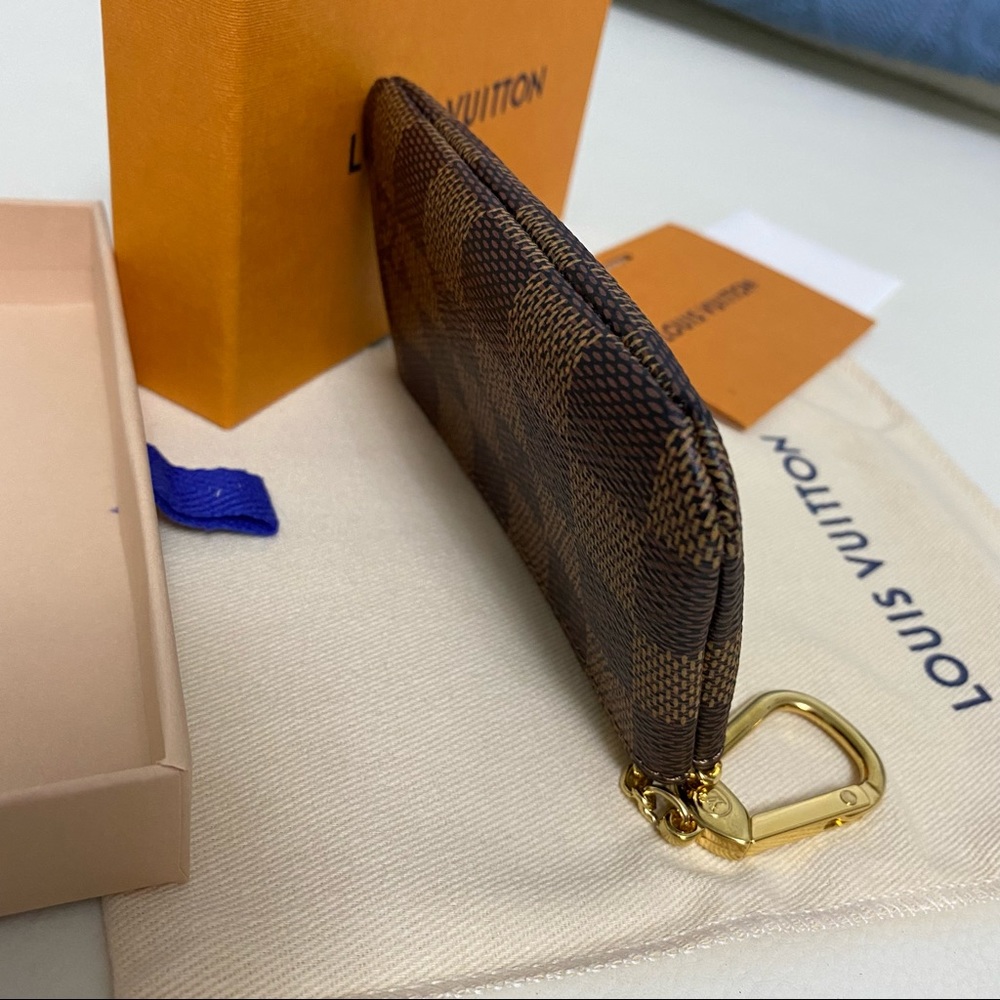 Louis Vuitton Damier Ebene Key Pouch - Picture 11 of 15
